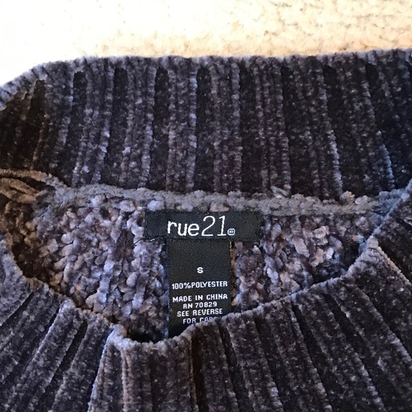 Super Soft Grey Cropped Sweater - Picture 2 of 6